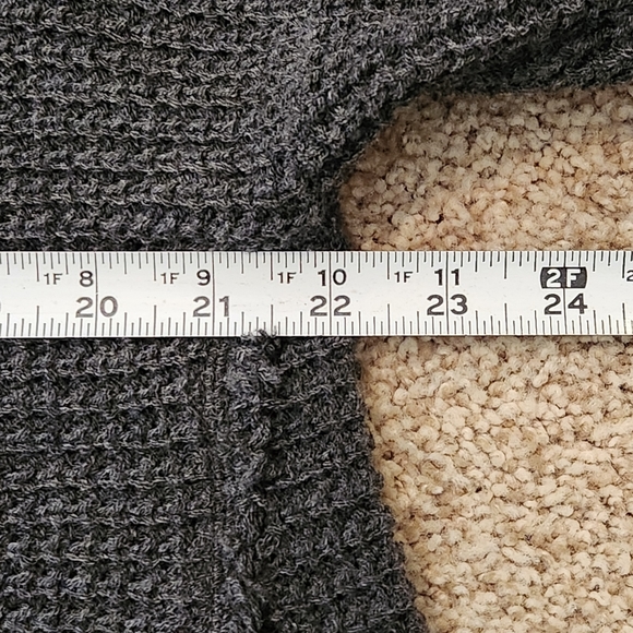 Umgee cold shoulder sweater Size L Color Gray - Picture 4 of 11